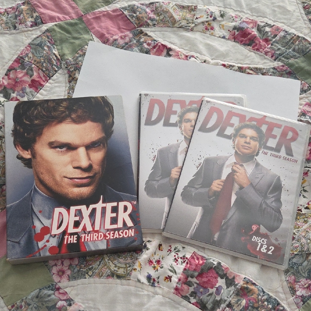 Showtime Collection Dexter Season 3 DVD Set - Red and Gray